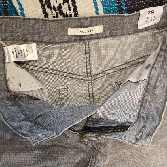 Pacsun Womens Gray Denim Vintage Jean Cut Off Shorts Size 29 Asymmetrical Waist - Picture 4 of 5